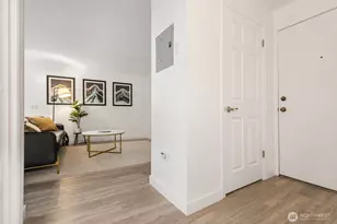 8747 Phinney Ave N, Seattle, WA 98103 - Photo 3