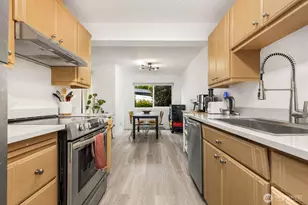 8747 Phinney Ave N, Seattle, WA 98103 - Photo 7
