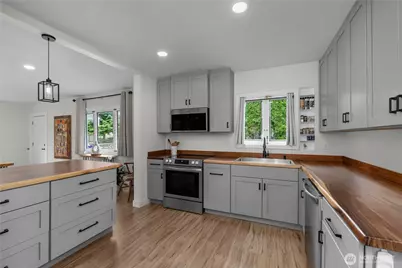 206 Hewitt Avenue, Bremerton, WA 98337 - Photo 9