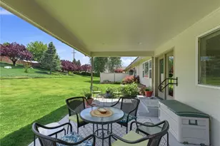 1380 Eastmont Ave, East Wenatchee, WA 98802 - Photo 9