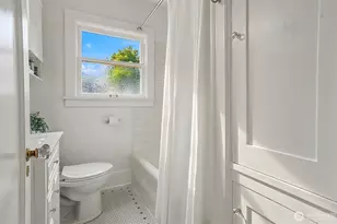 338 NW 79th St, Seattle, WA 98117 - Photo 13