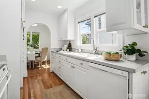 338 NW 79th St, Seattle, WA 98117 - Photo 17