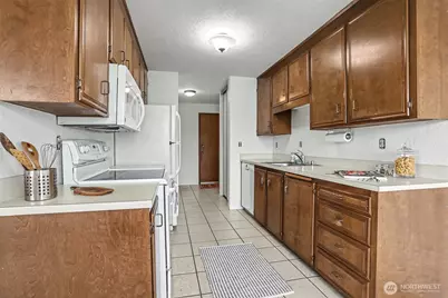 2625 13th Avenue W #201, Seattle, WA 98119 - Photo 7
