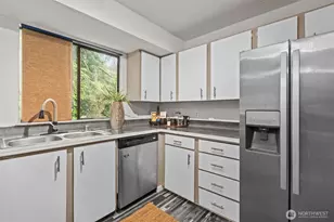 25042 Lake Fenwick Rd, Kent, WA 25044 - Photo 13