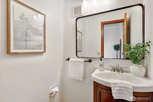 2409 E Alder St, Seattle, WA 98122 - Photo 17