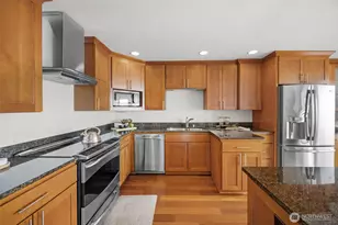 1221 Harbor Ave SW, Seattle, WA 98116 - Photo 9
