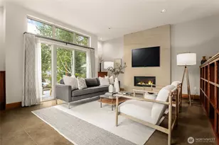 10644 Bartlett Ave NE, Seattle, WA 98125 - Photo 3