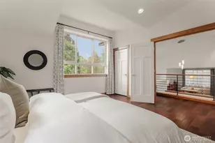 10644 Bartlett Ave NE, Seattle, WA 98125 - Photo 17