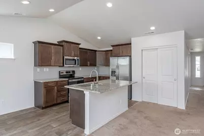 1013 W Maple Drive, Moses Lake, WA 98837 - Photo 7