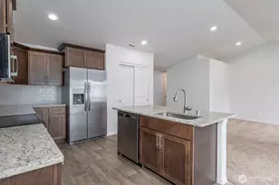 1013 W Maple Dr, Moses Lake, WA 98837 - Photo 9