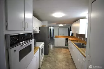 920 Cottonwood Drive, Enumclaw, WA 98022 - Photo 7