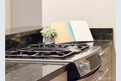 731 Broadway E #301, Seattle, WA 98102 - Photo 15