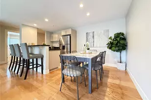 731 Broadway E, Seattle, WA 98102 - Photo 9