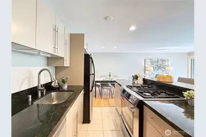 731 Broadway E #301, Seattle, WA 98102 - Photo 13
