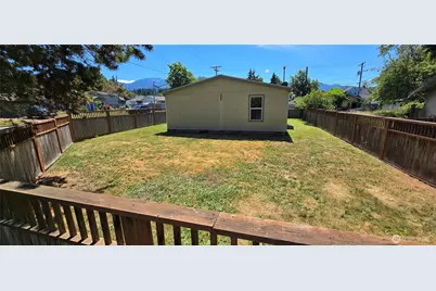 532 E 6th Street, Port Angeles, WA 98362 - Photo 3