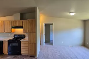 532 E 6th St, Port Angeles, WA 98362 - Photo 9