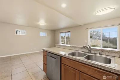 226 E Whitman Drive, College Place, WA 99324 - Photo 11