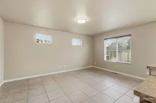 226 E Whitman Dr, College Place, WA 99324 - Photo 9
