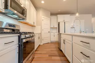 6847 88th Dr NE, Marysville, WA 98270 - Photo 11