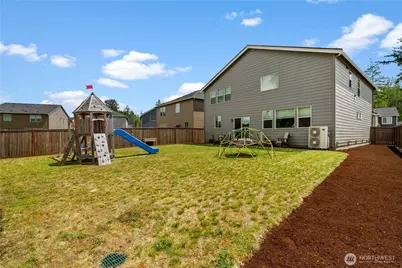 17512 Crossing Drive E, Puyallup, WA 98374 - Photo 31