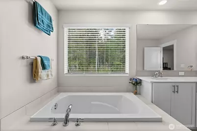 17512 Crossing Drive E, Puyallup, WA 98374 - Photo 19
