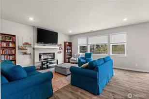 17512 Crossing Dr E, Puyallup, WA 98374 - Photo 5