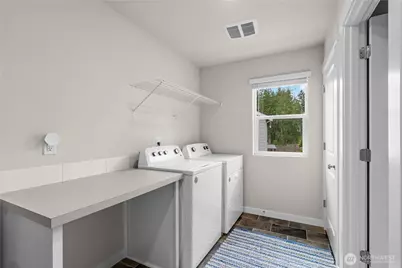 17512 Crossing Drive E, Puyallup, WA 98374 - Photo 27