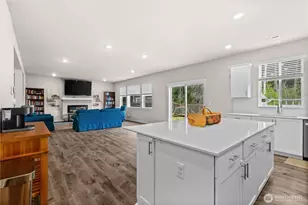 17512 Crossing Dr E, Puyallup, WA 98374 - Photo 11