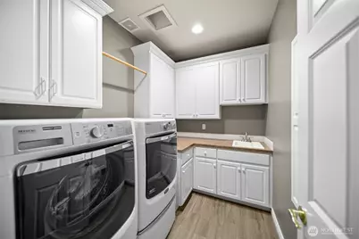 2021 Broadhurst Place, Wenatchee, WA 98801 - Photo 21