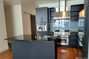 910 Lenora St, Seattle, WA 98121 - Photo 3
