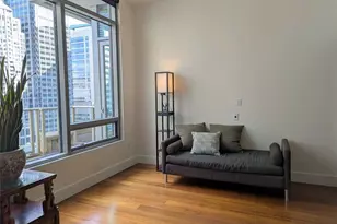 910 Lenora St, Seattle, WA 98121 - Photo 11