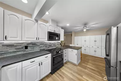 517 SW Dyer Street, Oak Harbor, WA 98277 - Photo 19