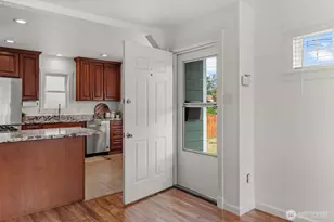 1032 S MacArthur St, Tacoma, WA 98465 - Photo 5