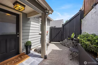 43 W Etruria, Seattle, WA 98119 - Photo 19