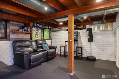 43 W Etruria, Seattle, WA 98119 - Photo 15