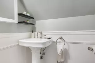 43 W Etruria, Seattle, WA 98119 - Photo 13