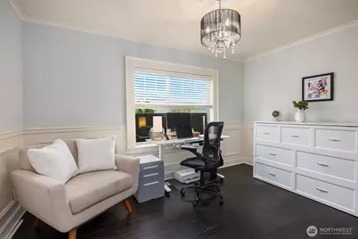 43 W Etruria, Seattle, WA 98119 - Photo 9