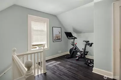 43 W Etruria, Seattle, WA 98119 - Photo 11