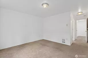 933 4th Ave N, Kent, WA 98032 - Photo 17