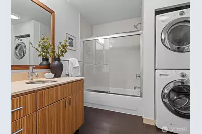 711 E Denny Way #104, Seattle, WA 98122 - Photo 23