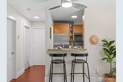 711 E Denny Way #104, Seattle, WA 98122 - Photo 9