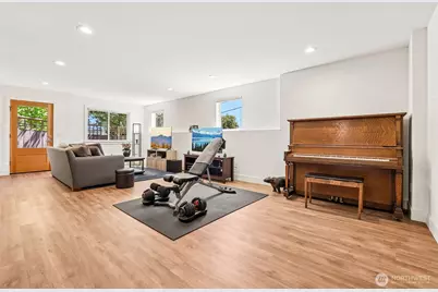 2460 W Lynn Street, Seattle, WA 98199 - Photo 29