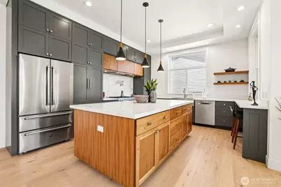 2460 W Lynn Street, Seattle, WA 98199 - Photo 7