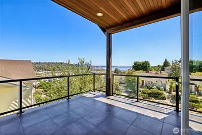2460 W Lynn Street, Seattle, WA 98199 - Photo 17