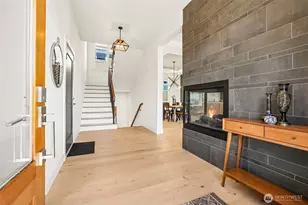 2460 W Lynn St, Seattle, WA 98199 - Photo 3