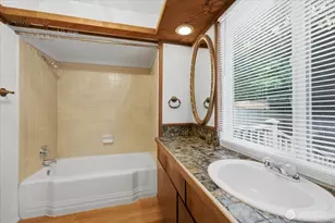 5466 NE 200th Pl, Lake Forest Park, WA 98155 - Photo 15