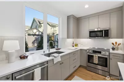 2714 58th Avenue SW, Seattle, WA 98116 - Photo 9