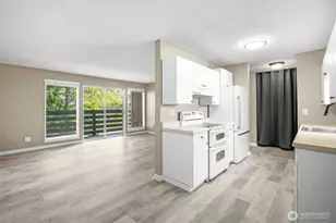 10459 Des Moines Memorial Dr S, Seattle, WA 98168 - Photo 5