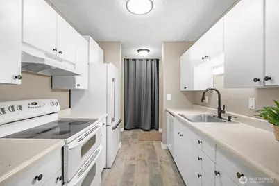10459 Des Moines Memorial Dr S #303, Seattle, WA 98168 - Photo 3