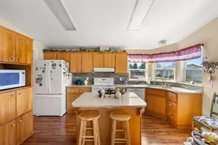 1918 Harrison Ave, Centralia, WA 98531 - Photo 9